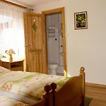Gospodarstwo Goscinne Brzozowe Zacisze 民宿 斯沃尔纳加西耶